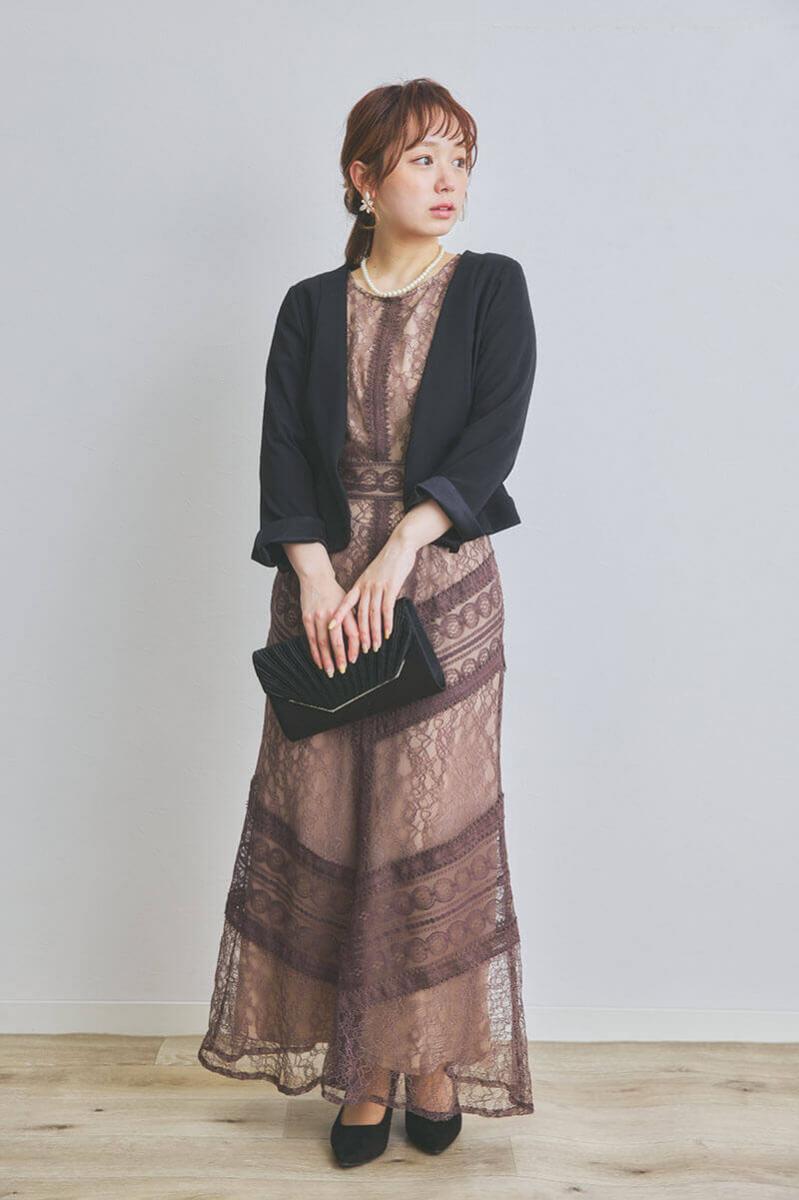 ブラウンのショルダーギャザーレースマキシドレス