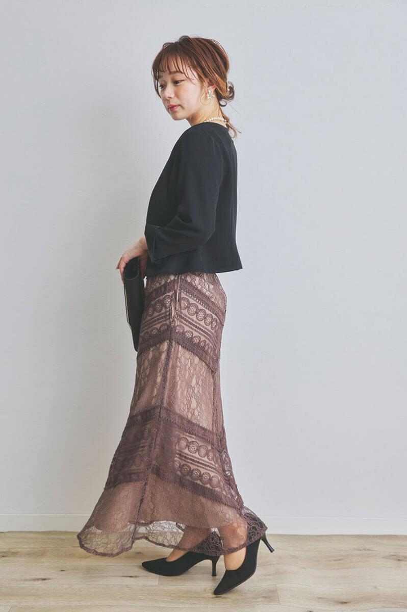 ブラウンのショルダーギャザーレースマキシドレス