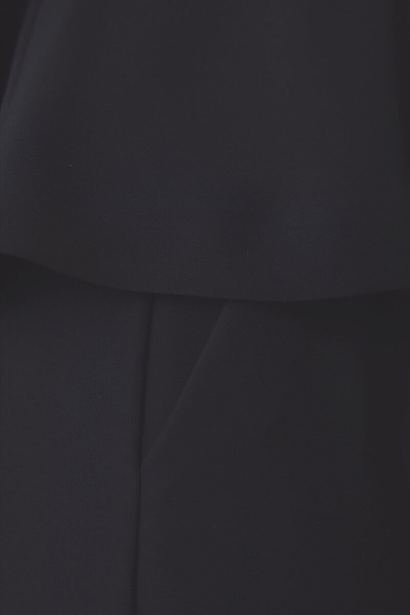 ブラックのペプラムタイトセレモニースーツセット