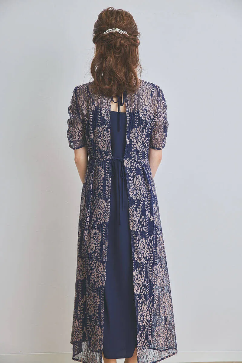 ネイビーの配色レースエプロンドレス