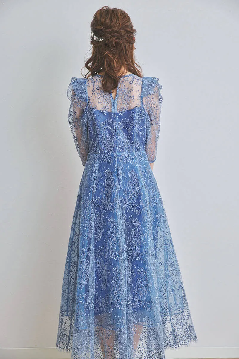 ブルーのフィットアンドフレアレースドレス