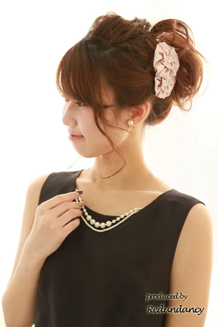 ブラック×ピンクのドットチュールスカートドレス