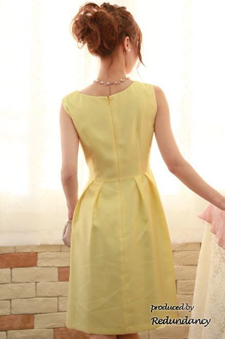 レモンイエローのウエストリボンフレアドレス