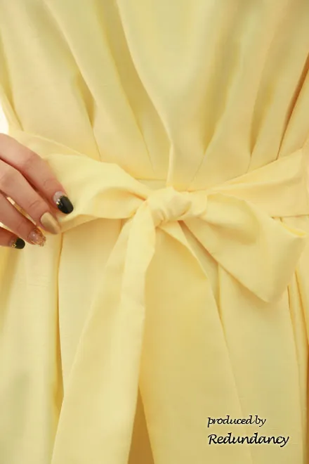 レモンイエローのウエストリボンフレアドレス