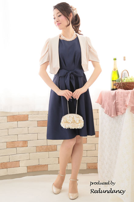 ネイビーのウエストリボンフレアドレス