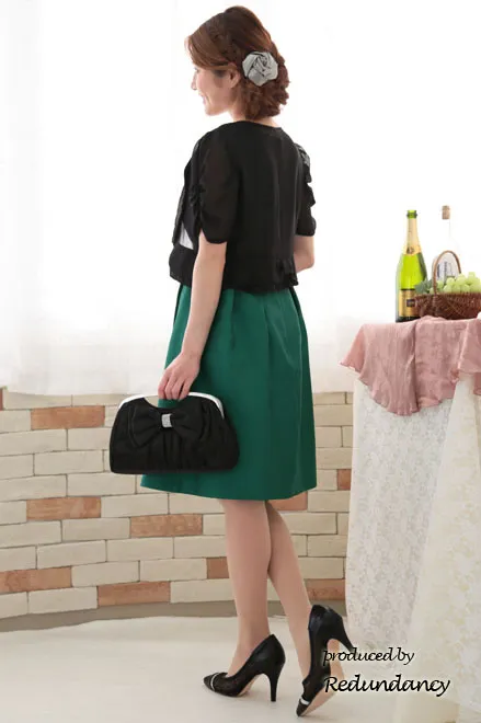 グリーンのウエストリボンフレアドレス