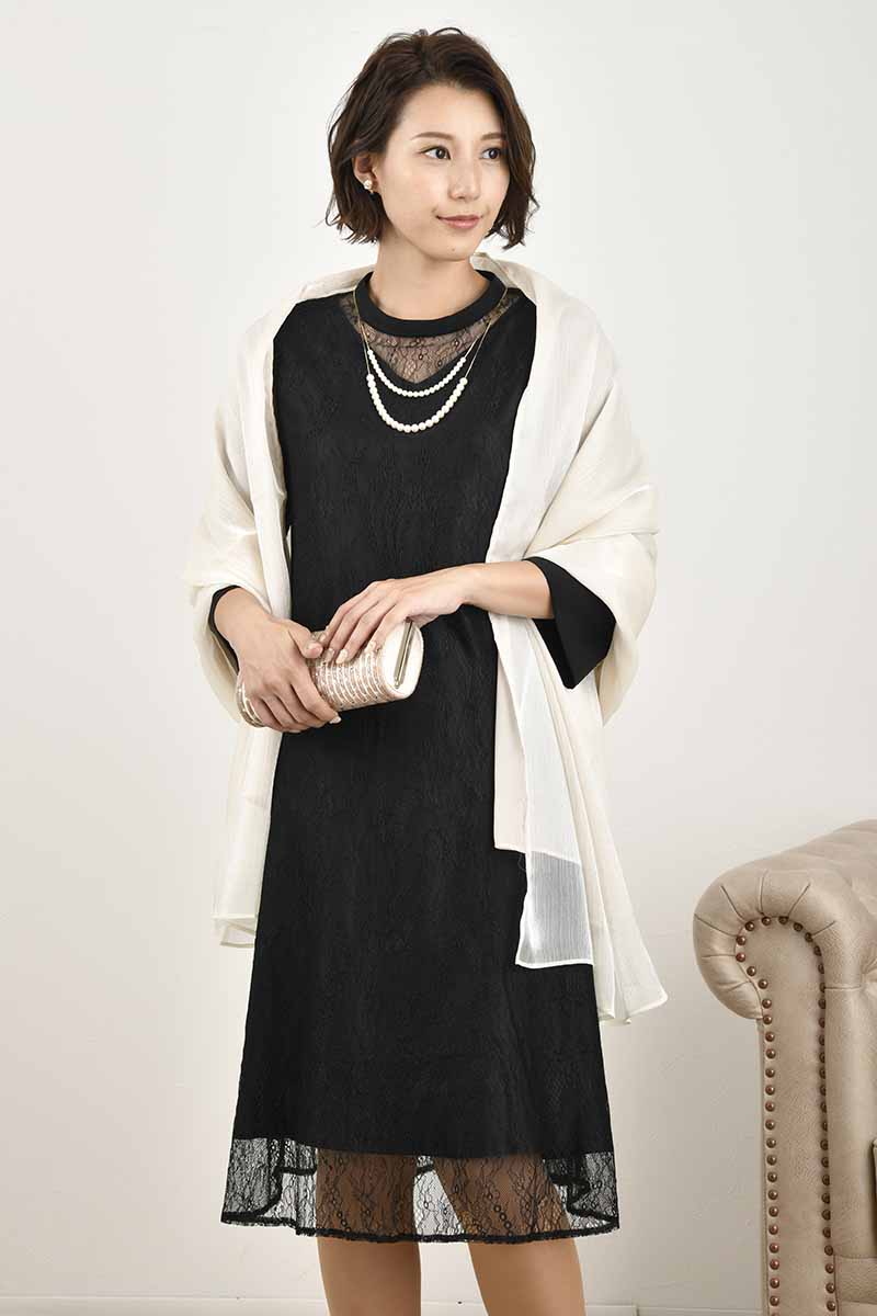 ベージュのシャイニーストール