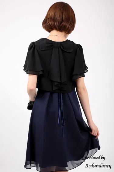 ネイビーのティアードフリルドレス