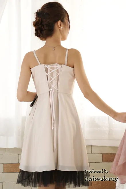 ピンク×モノトーンの変形タックドレス