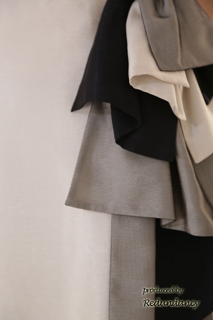 ピンク×モノトーンの変形タックドレス