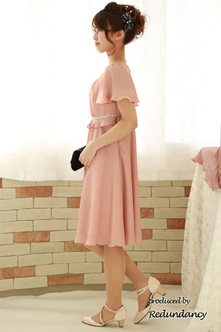 ピンクのスクープドネック小花レース膝丈ドレス