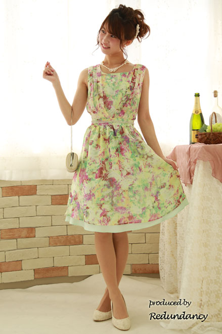 グリーンの油彩風花柄ドレスミディ丈ドレス