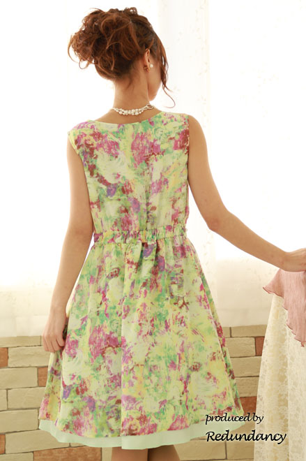 グリーンの油彩風花柄ドレスミディ丈ドレス