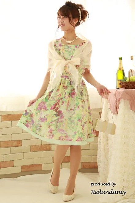 グリーンの油彩風花柄ドレスミディ丈ドレス