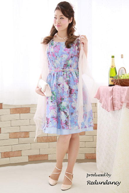 ブルーの油彩風花柄ドレスミディ丈ドレス