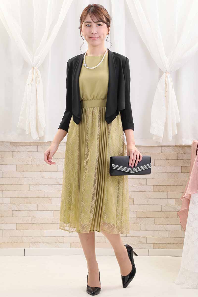 ライムグリーンのレース＆プリーツロングドレス
