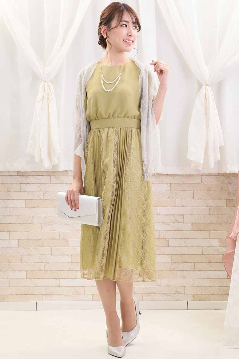 ライムグリーンのレース＆プリーツロングドレス