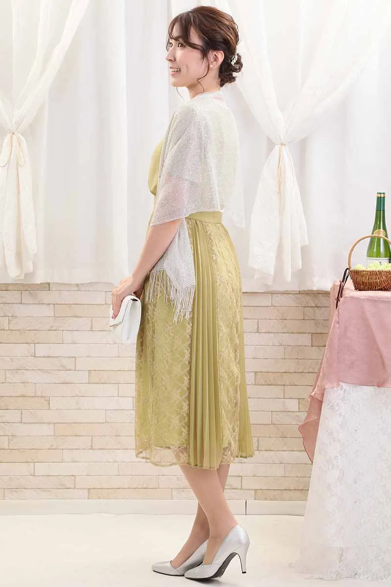 ライムグリーンのレース＆プリーツロングドレス