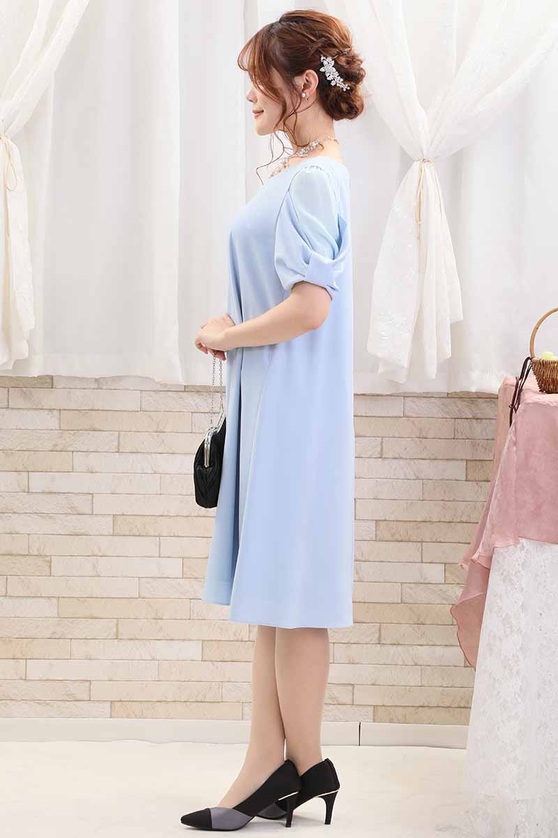パステルブルーのリボン風スリーブドレス
