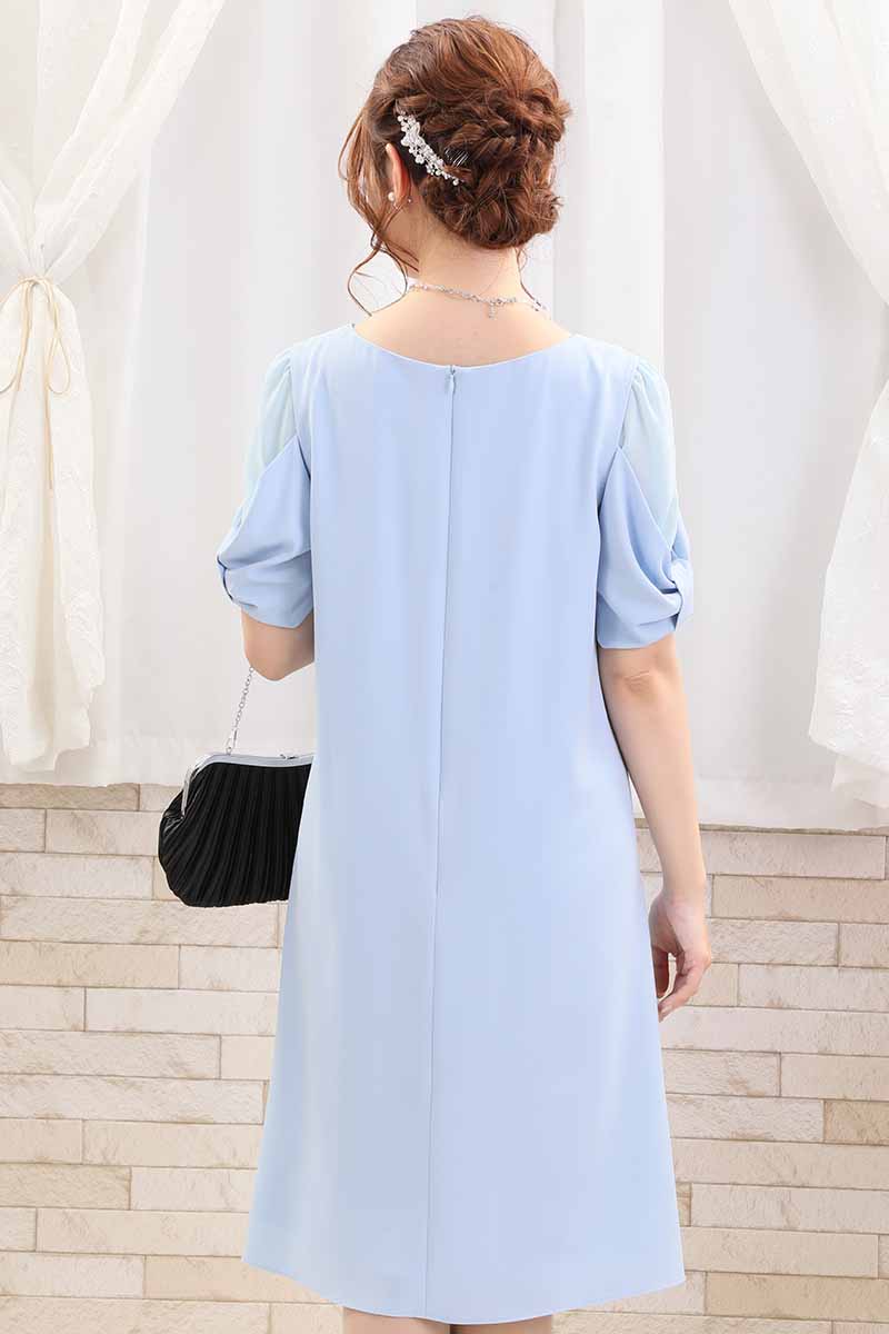 パステルブルーのリボン風スリーブドレス