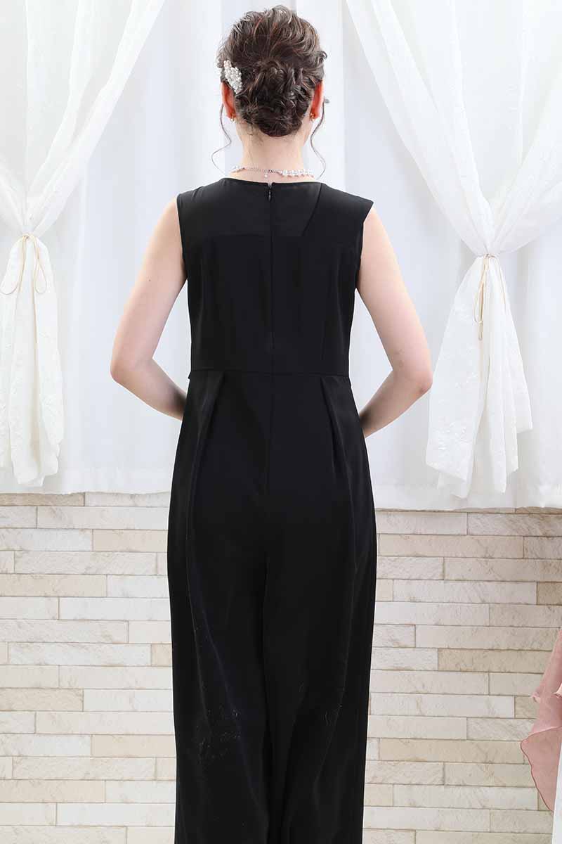 ブラックのリボンモチーフパンツドレス