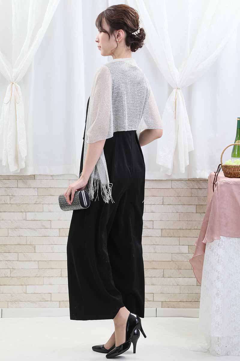 ブラックのリボンモチーフパンツドレス