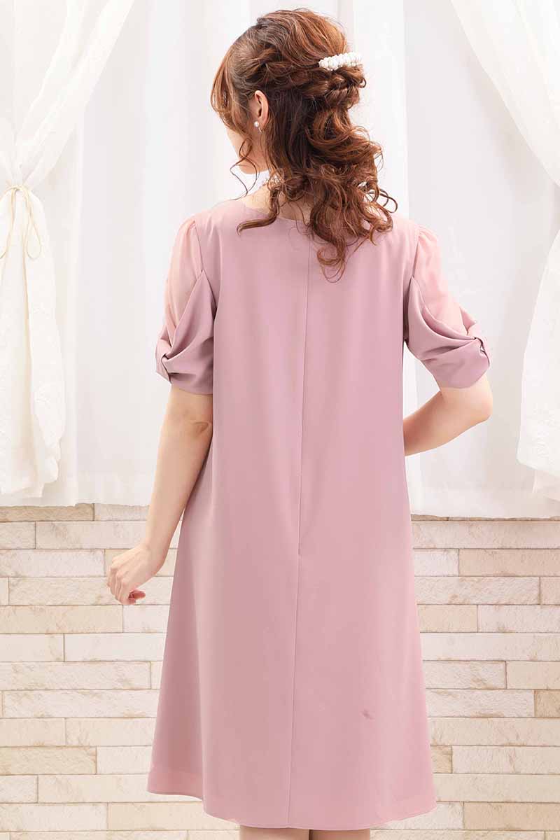 ピンクのリボン風スリーブドレス