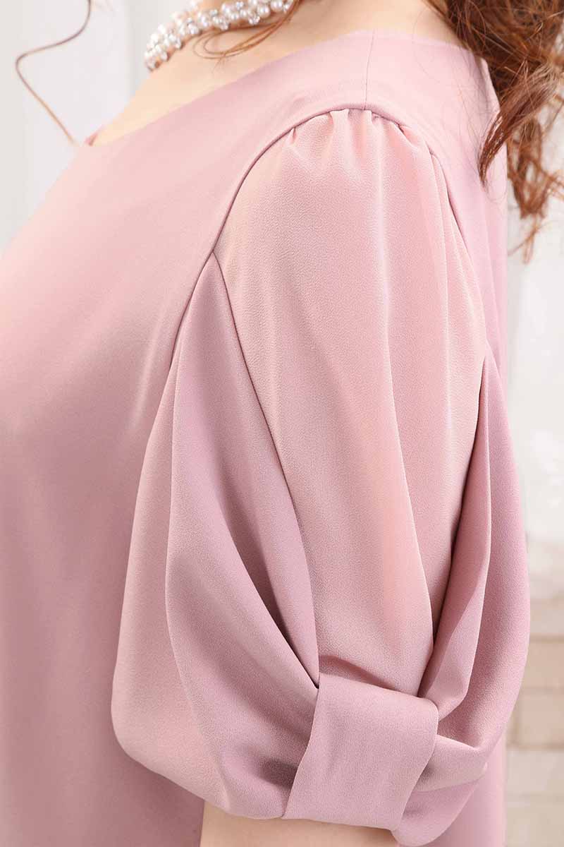 ピンクのリボン風スリーブドレス