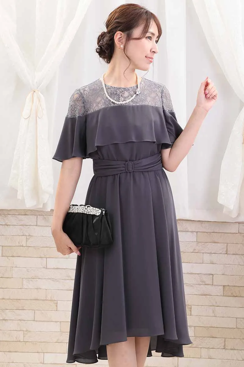 グレーのデコルテレースフィッシュテールドレス