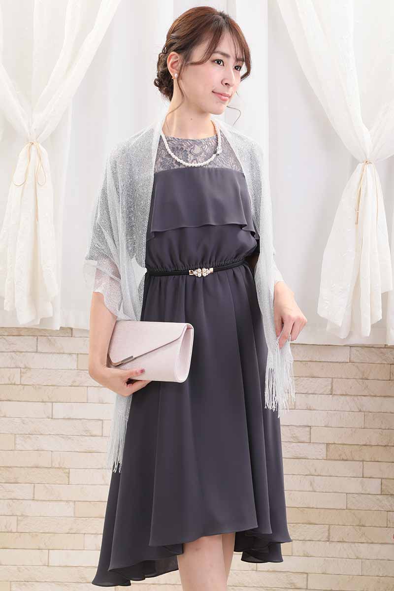 グレーのデコルテレースフィッシュテールドレス