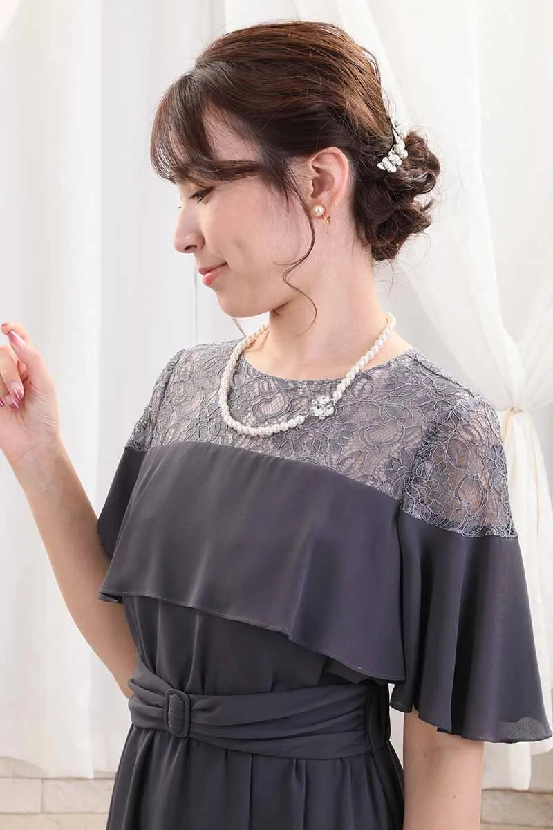 グレーのデコルテレースフィッシュテールドレス