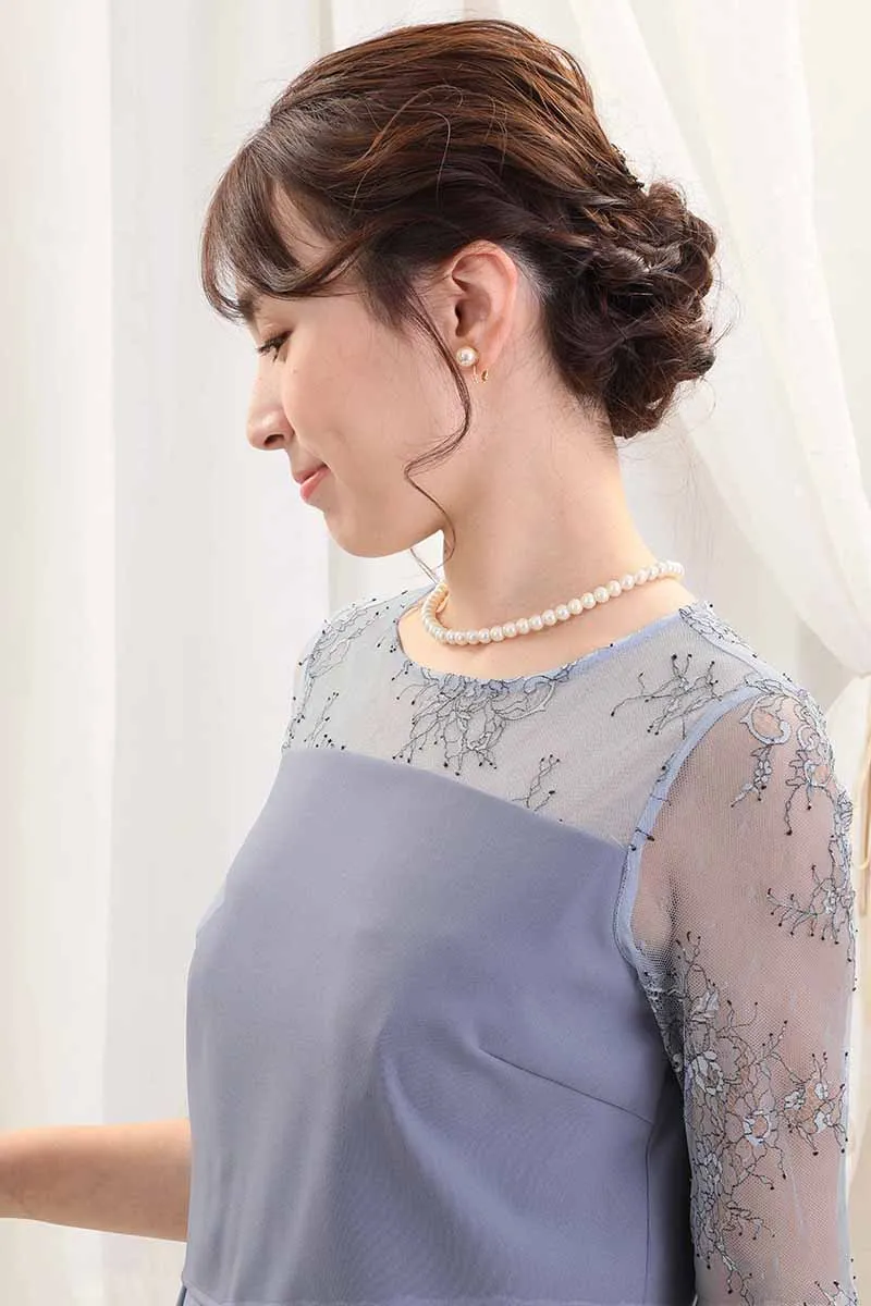 ブルーのデコルテレーススリーブパンツドレス