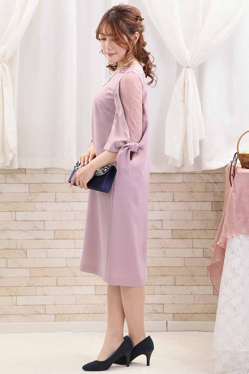 ピンクのレーススリーブIラインドレス