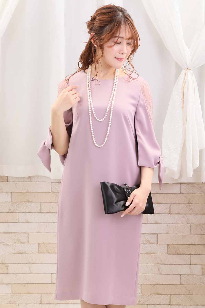 ピンクのレーススリーブIラインドレス