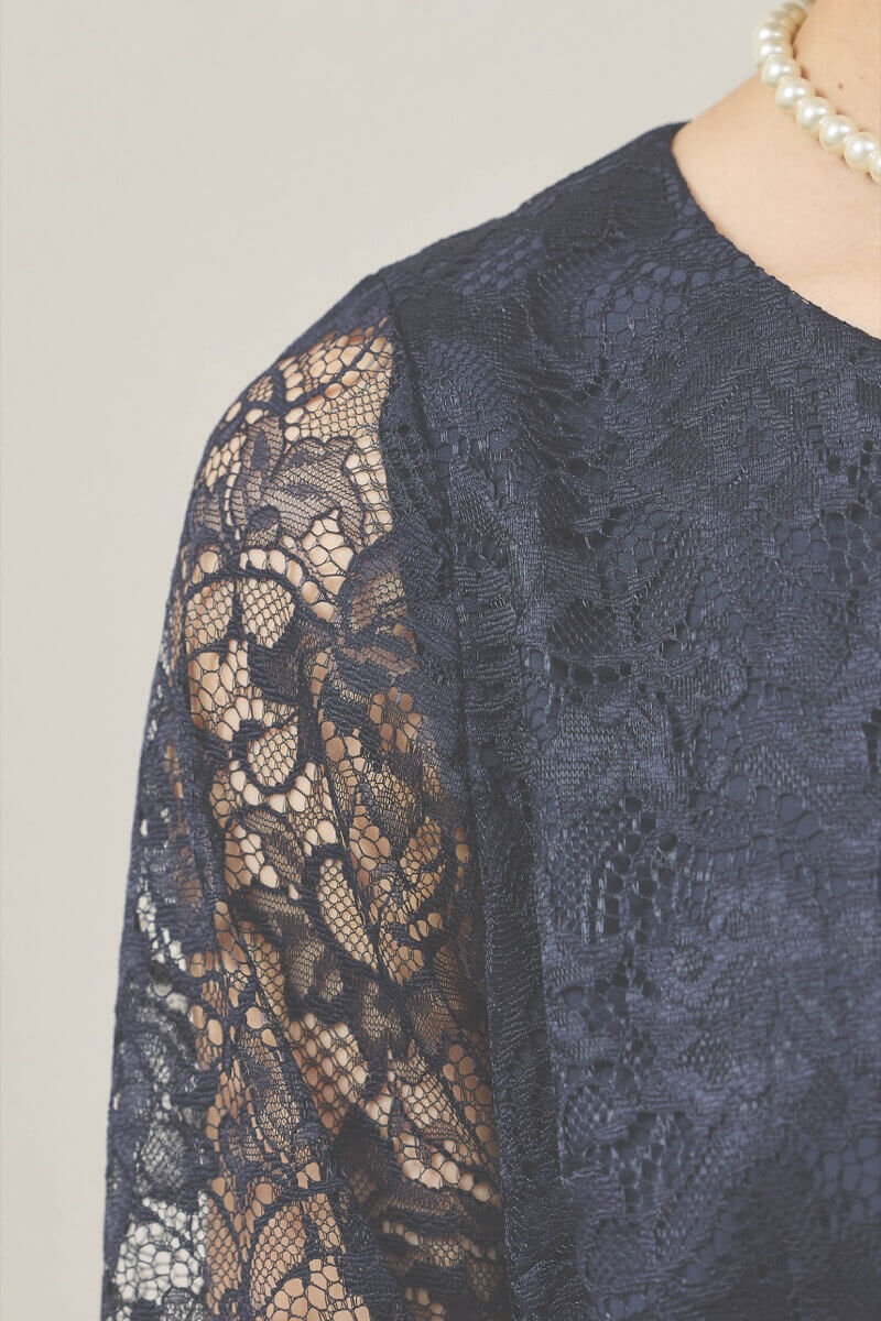 ネイビーの総レース五分袖セレモニースーツセット