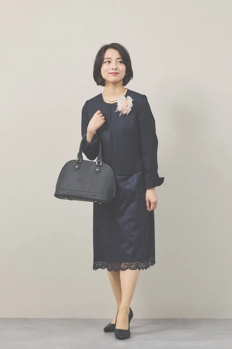 ネイビーの総レース五分袖セレモニースーツセット