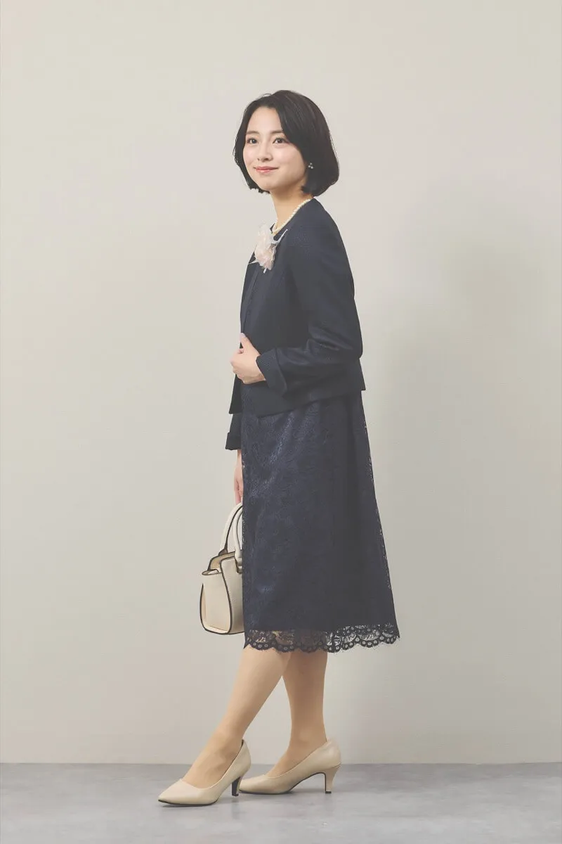 ネイビーの総レース五分袖セレモニースーツセット