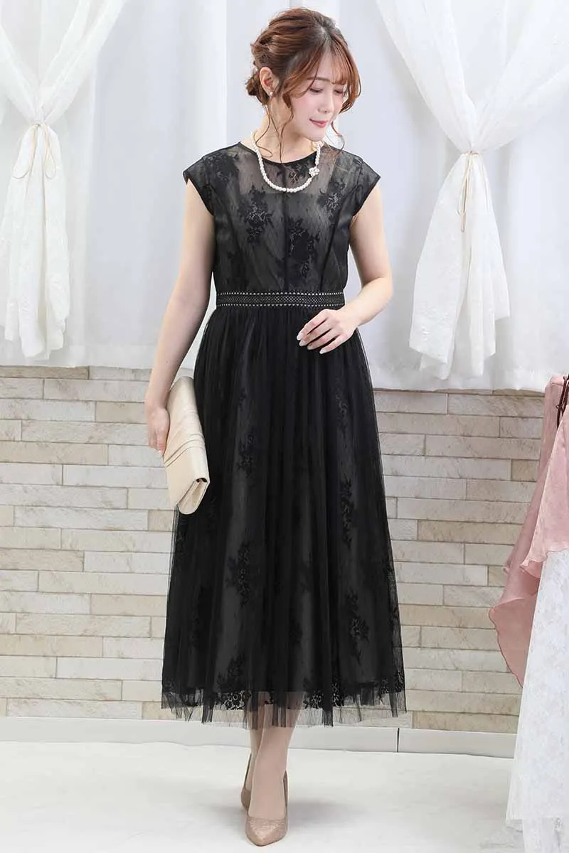 ブラックのチュールレースギャザードレス