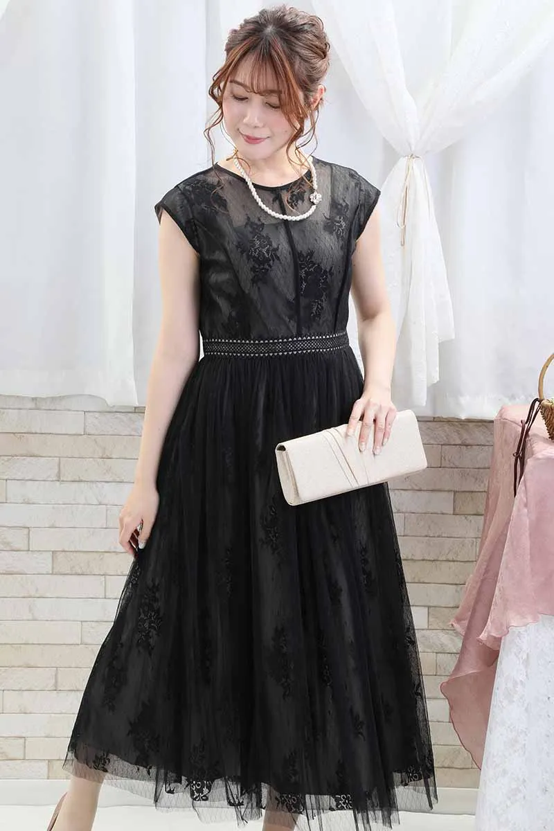 ブラックのチュールレースギャザードレス