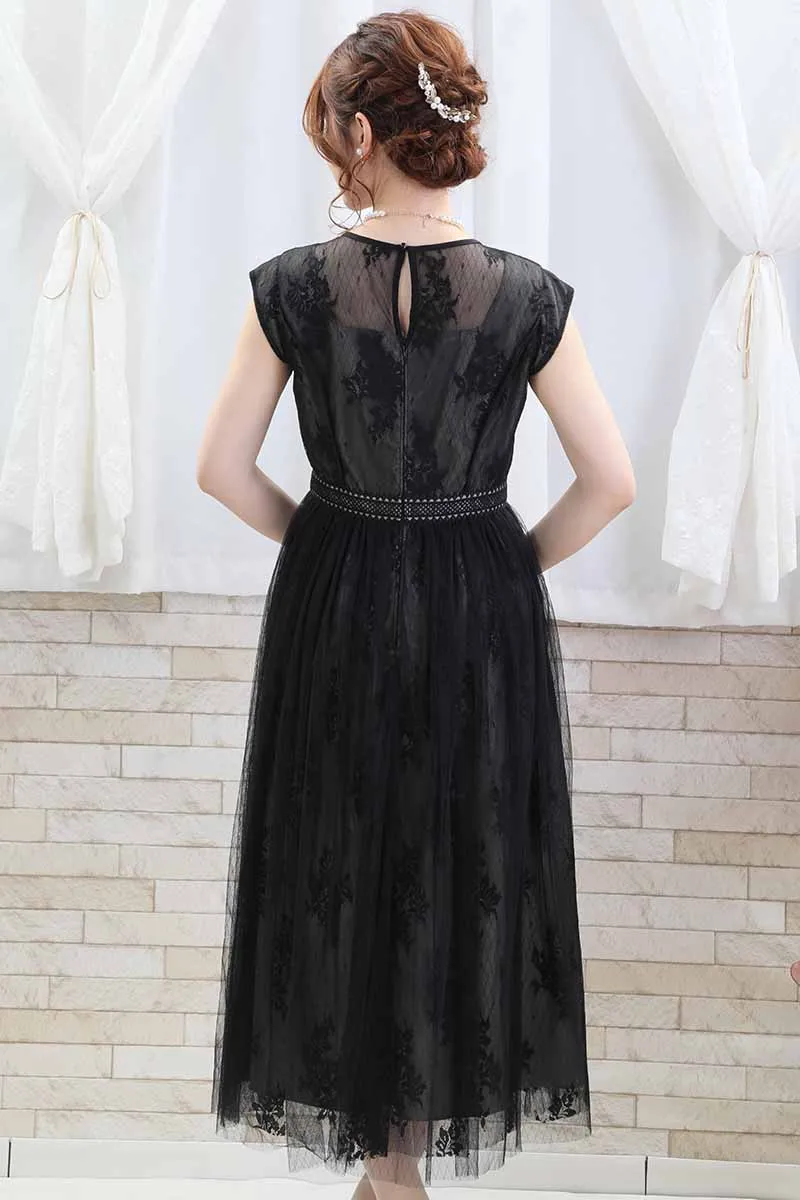ブラックのチュールレースギャザードレス