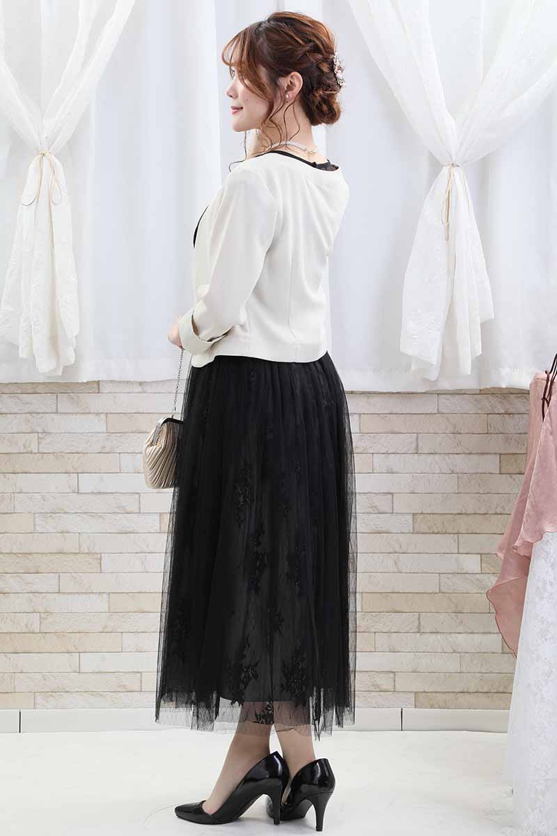 ブラックのチュールレースギャザードレス