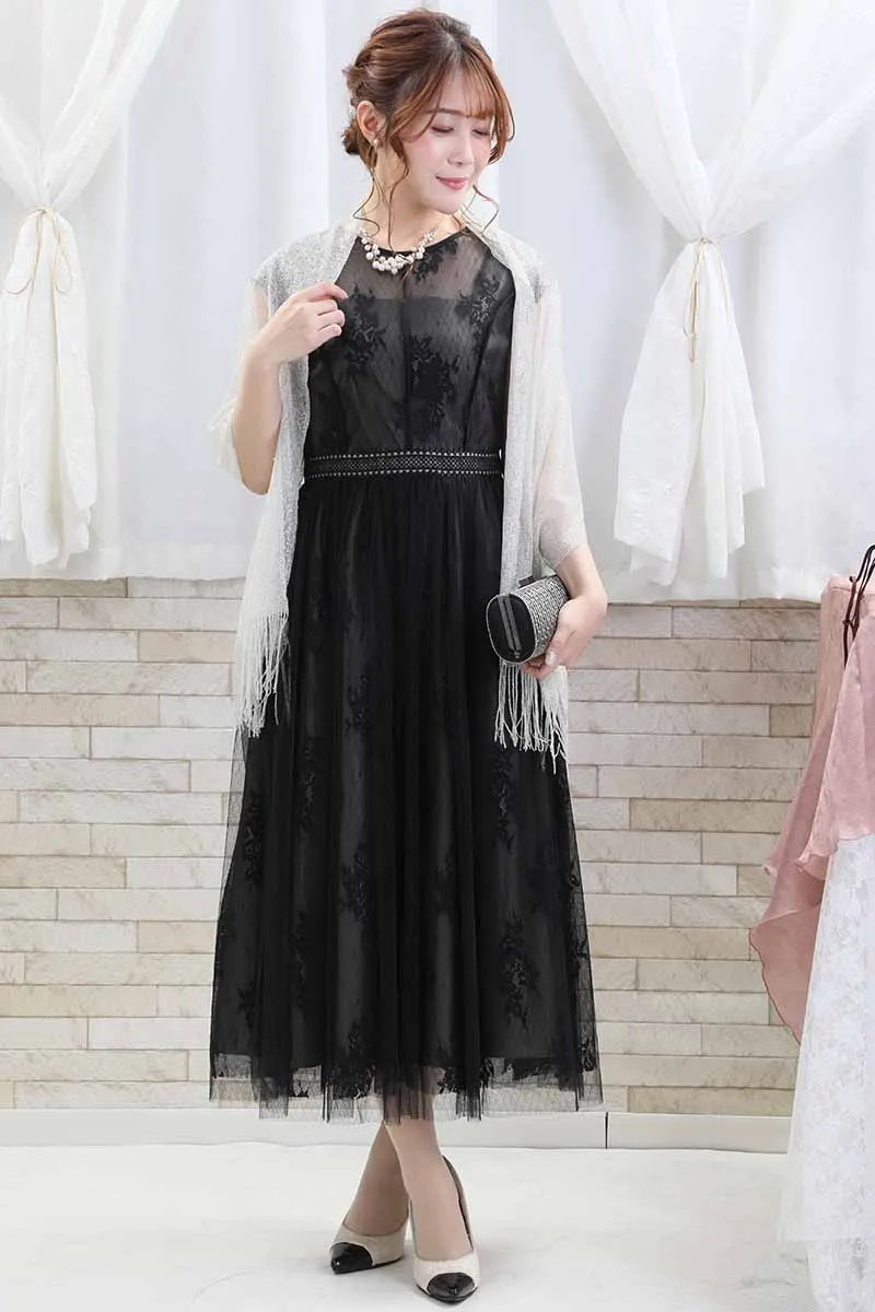 ブラックのチュールレースギャザードレス