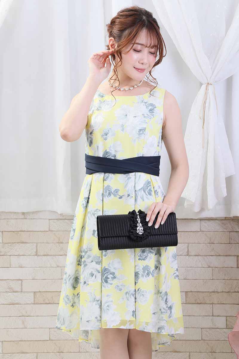 イエローの花柄ノースリーブヘムドレス