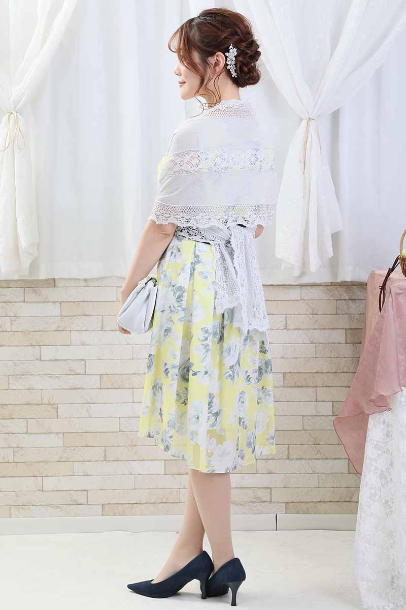 イエローの花柄ノースリーブヘムドレス