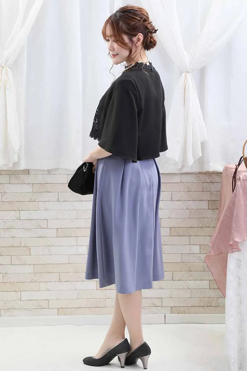 ネイビーのレーストップスドレス