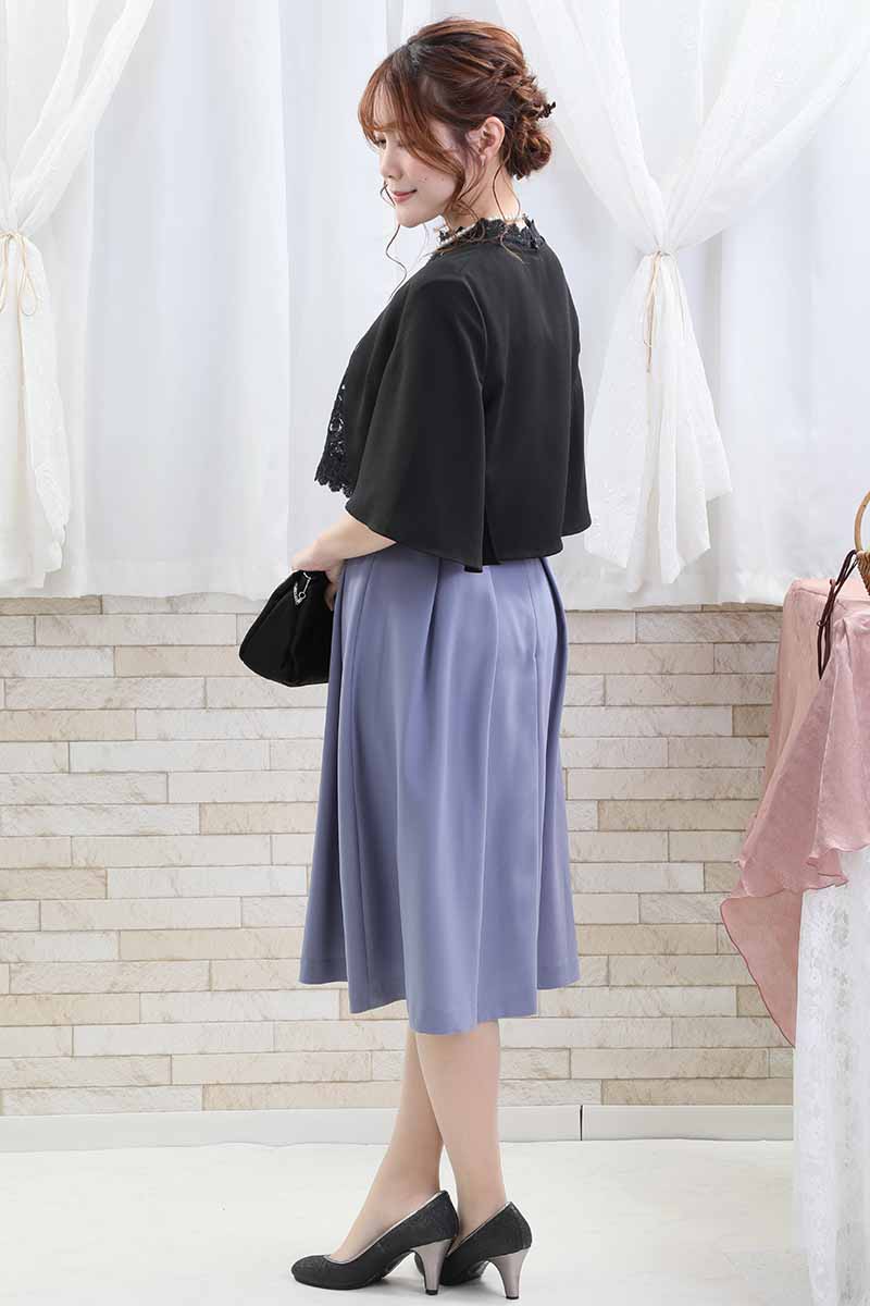 ネイビーのレーストップスドレス