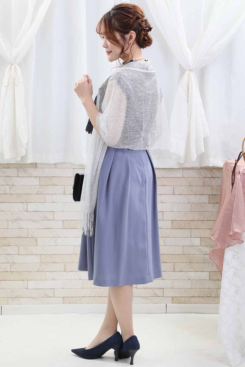 ネイビーのレーストップスドレス