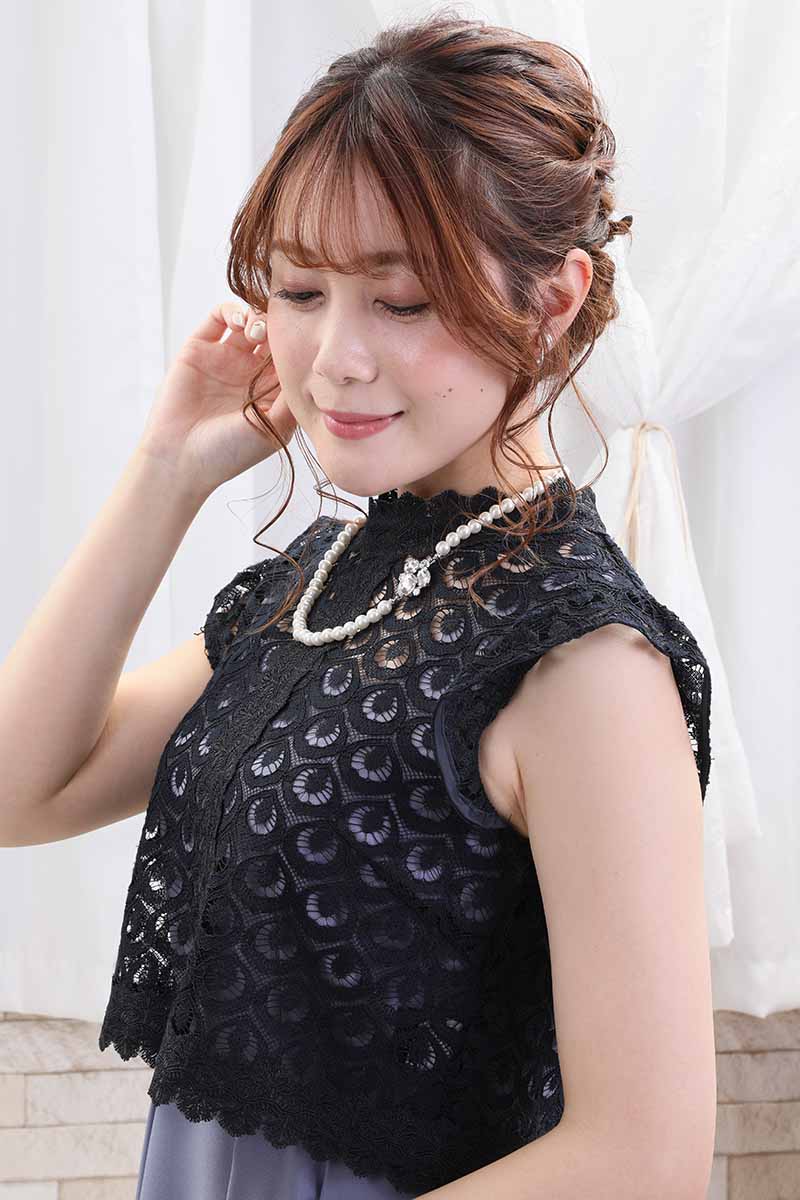 ネイビーのレーストップスドレス