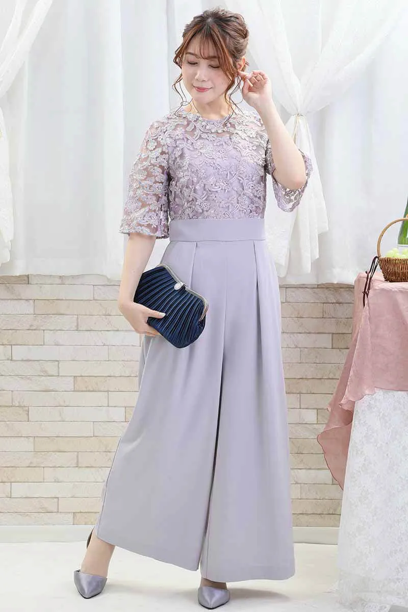 ライトグレーのトップスレースオールインワンパンツドレス