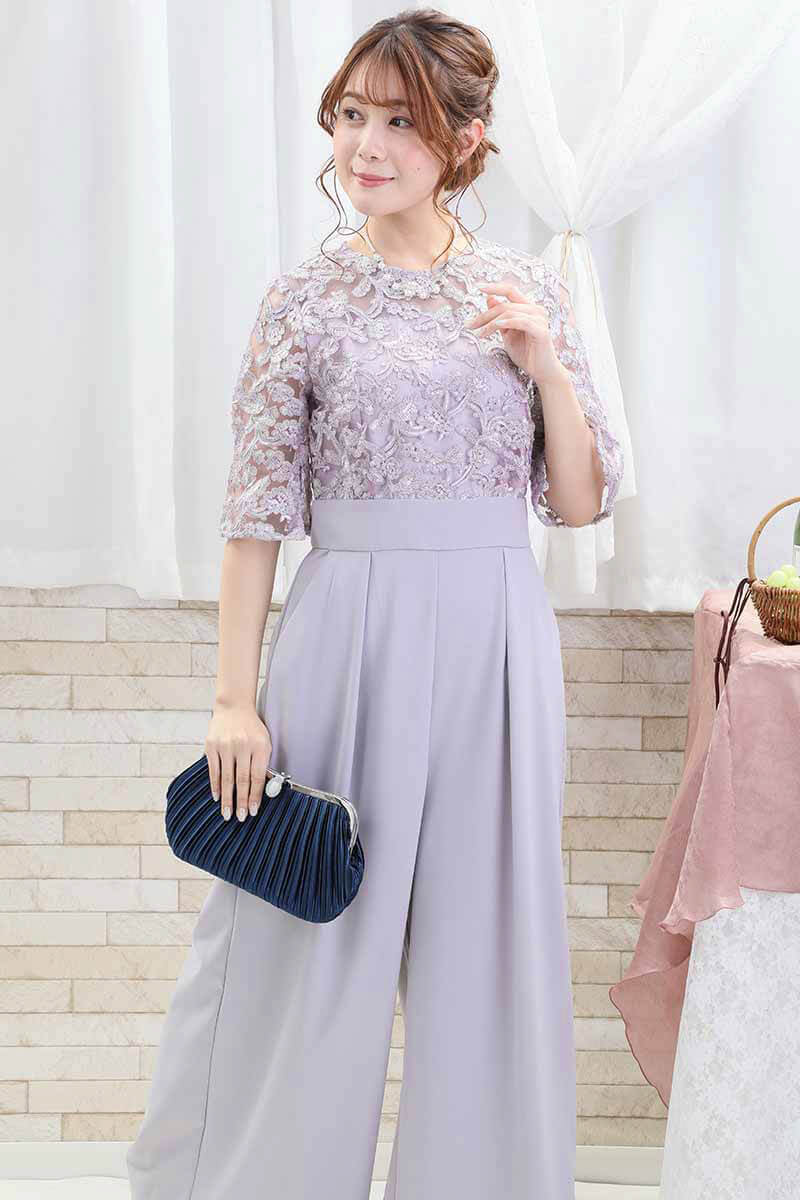 ライトグレーのトップスレースオールインワンパンツドレス